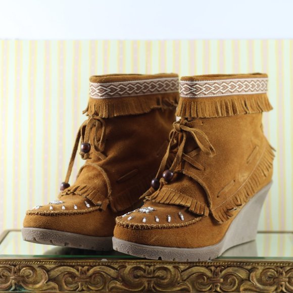 SoftMoc Suede Trinity Boot - Picture 7 of 16